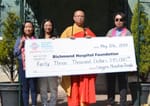 加拿大灵岩山寺向列治文医院基金会捐赠43,000元致敬所有母亲