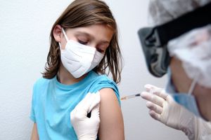 加拿大批准12-15岁青少年接种新冠疫苗，但仅此一种！