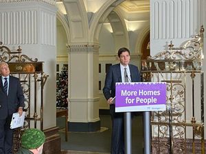 卑诗新任省长David Eby推出多项新政，解决住房和治安问题