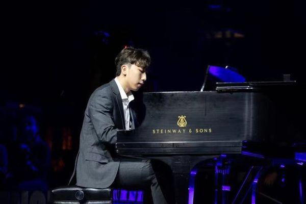 专访青年钢琴演奏家、施坦威青年艺术家Sunny Lin Kai Zhang